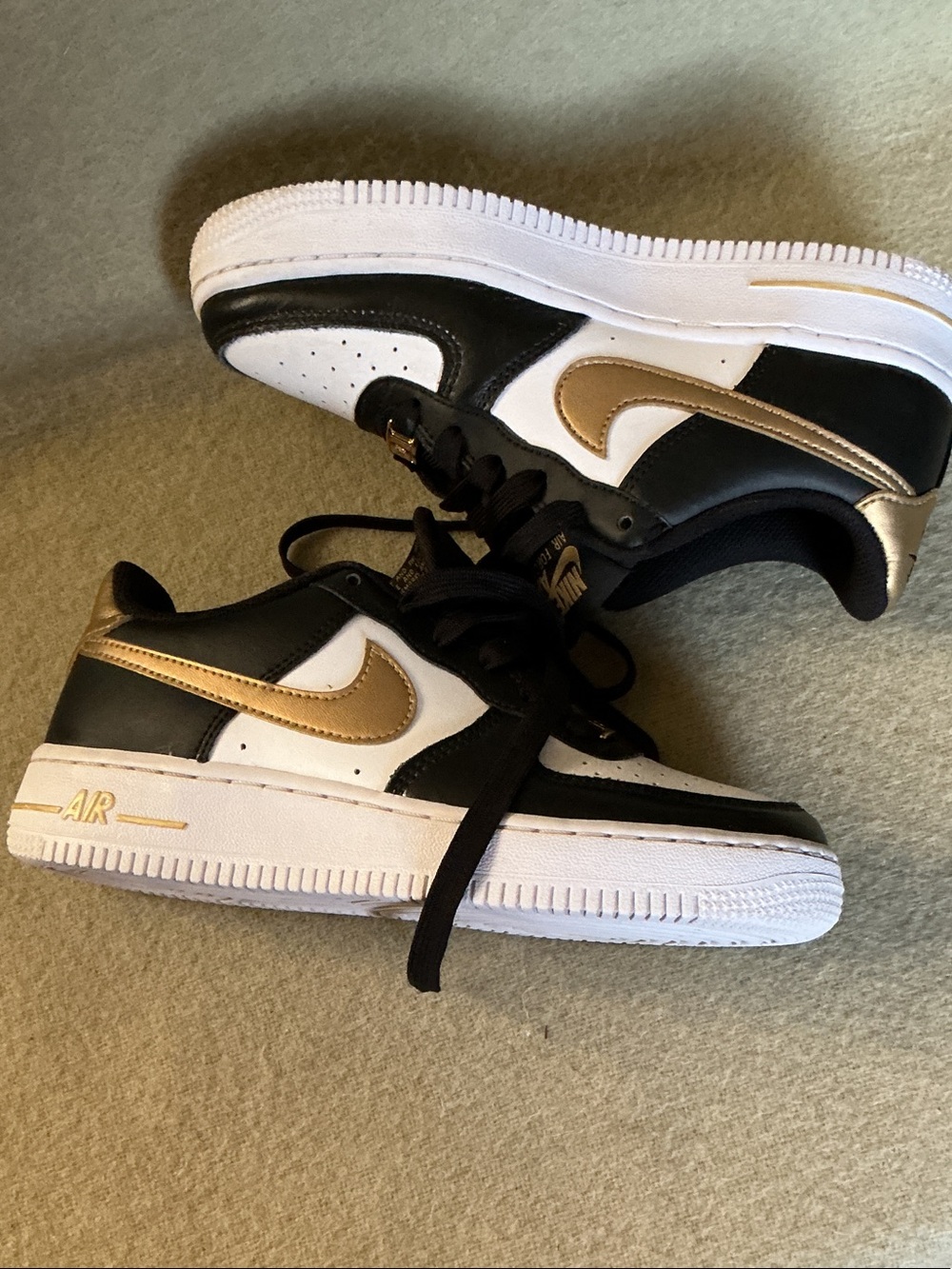 Nike Air Force 1 Low Women’s Sneakers - Black/White/Gold - Picture 3 of 5